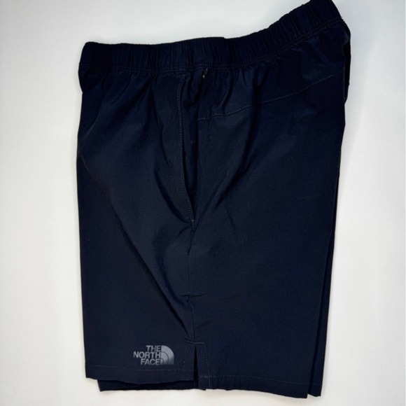 The North Face Men's Class V Pathfinder Pull On Short - 7" Black - Picture 6 of 11